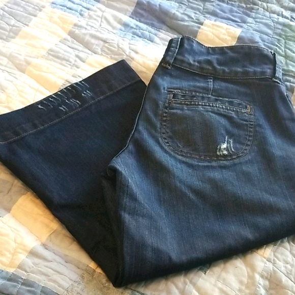 Maurices Wide-Leg Jean Capri - Picture 2 of 6